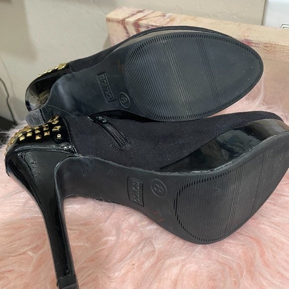 BONGO “Dionne” Gold Studded Platform Heels—SZ. 8 - Picture 3 of 6